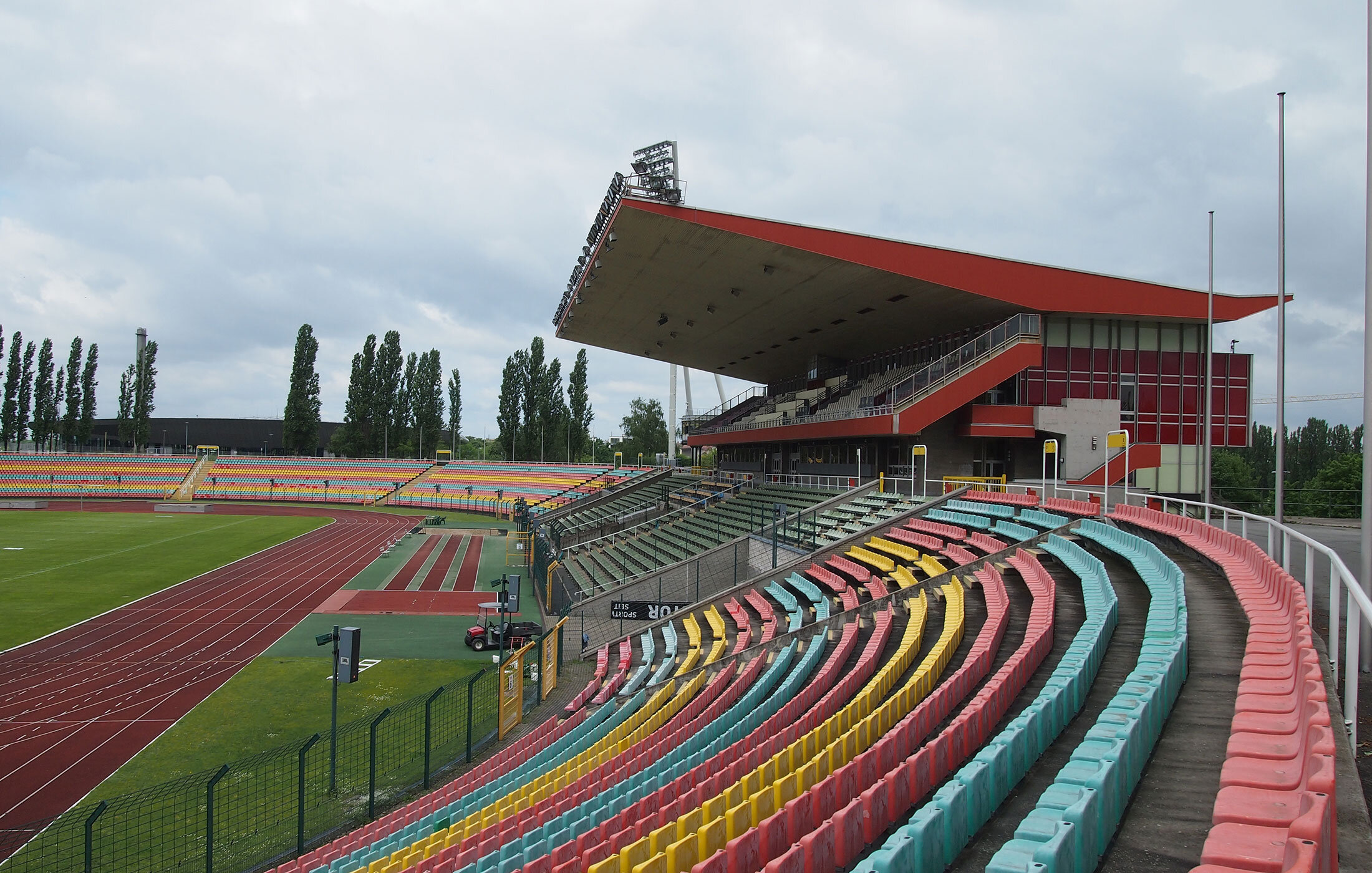 2016_Tribuene_Stadion-_Friedrich-Ludwig-Jahn-Sportpark_Berlin_Machbarkeitsstudie_Bedarfsplanung_Masterplan